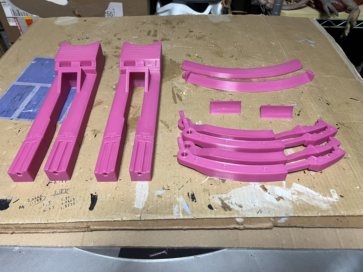 AB_PROPS's tweet image. 今日のR2-KT
塗装するんだけど、素材もなるべく色合わせたくなるのがABクオリティ😅
最近、工作投稿してなかったですが、粛々と進めてます。
#Droid
#ドロイド