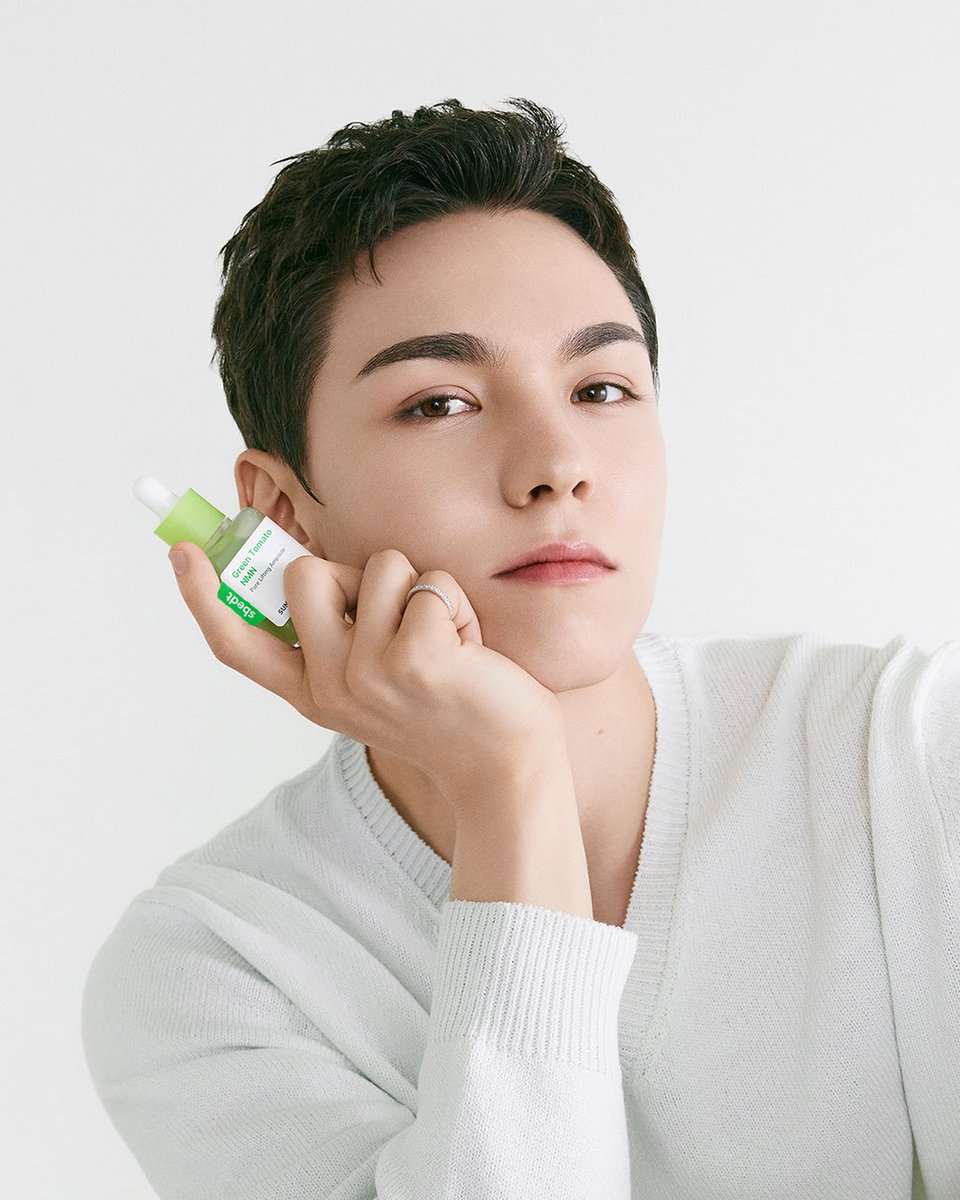 #SBEDT with #VERNON

버논의 무결점 피부 비결은?
버논이 제안하는 더 강력해진 모공 케어, 
그린토마토 NMN 포어 리프팅 앰플✨

✓ 3중 모공을 넘은 4중 모공 개선
✓ 토마티딘 함량이 35배 높아진 업그레이드 그린토마토 성분
✓ 특허 그린토마토에 NMN 성분을 더한 고효능 포뮬러

버논과 함께