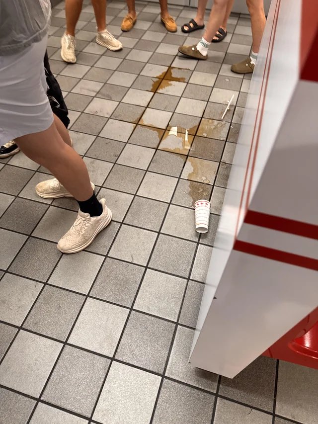 ᶠᵃⁿ In-N-Out Burgers tweet media