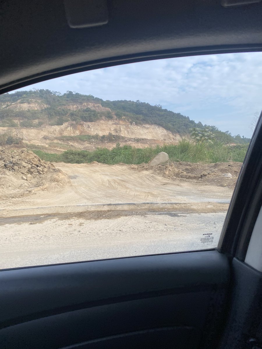 <a href="/ComunidLaAurora/">Comunidad de La Aurora Daule</a> Es correcto… así como nadie dice nada .. de los cerros que están atrás de la joya . Se los están bajando cada día .