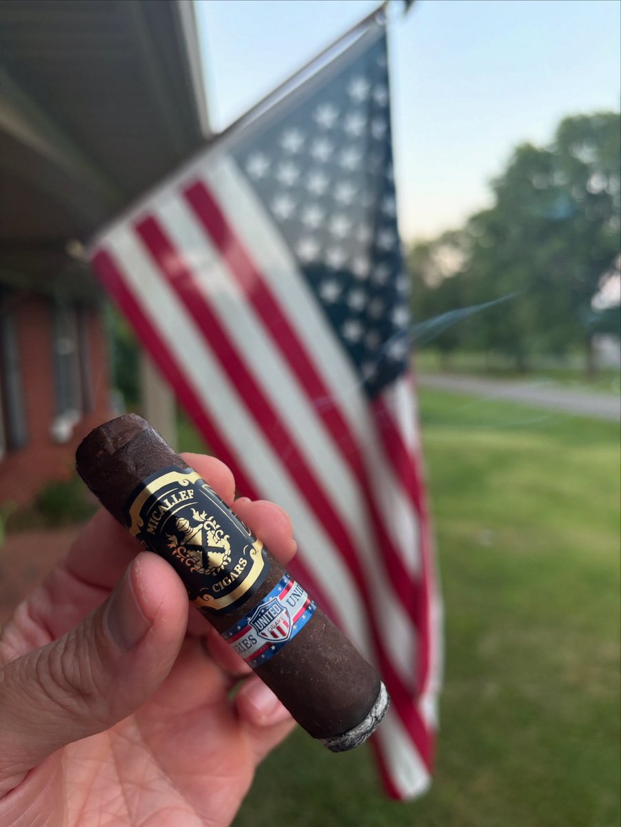 Happy 4th of July! Celebrating Independence Day with a great <a href="/micallefcigars/">Micallef Cigars</a> black firecracker. 

#cigars #cigarsmoker #cigarsmoking #cigaraficionado #cigarlife #cigarlover #cigarcollector #botl #cigarsomm #cigarenthusiast #cigarduals #thecigarsomm #micallef #micallefcigars