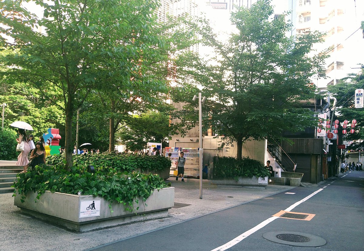 wintergarden113's tweet photo. 🔗
*‥🐾
#渋谷横丁
#RAYARD MIYASHITA PARK
渋谷でお仕事してた遠い昔…
こっち方面に寄り道したことはなかったな…多分。
現在は北海道から九州・沖縄までの地域のソウルフードや喫茶スナックなどの店舗が集合してる渋谷の新しいたまり場らしい。 https://t.co/ltZFqgq1oL