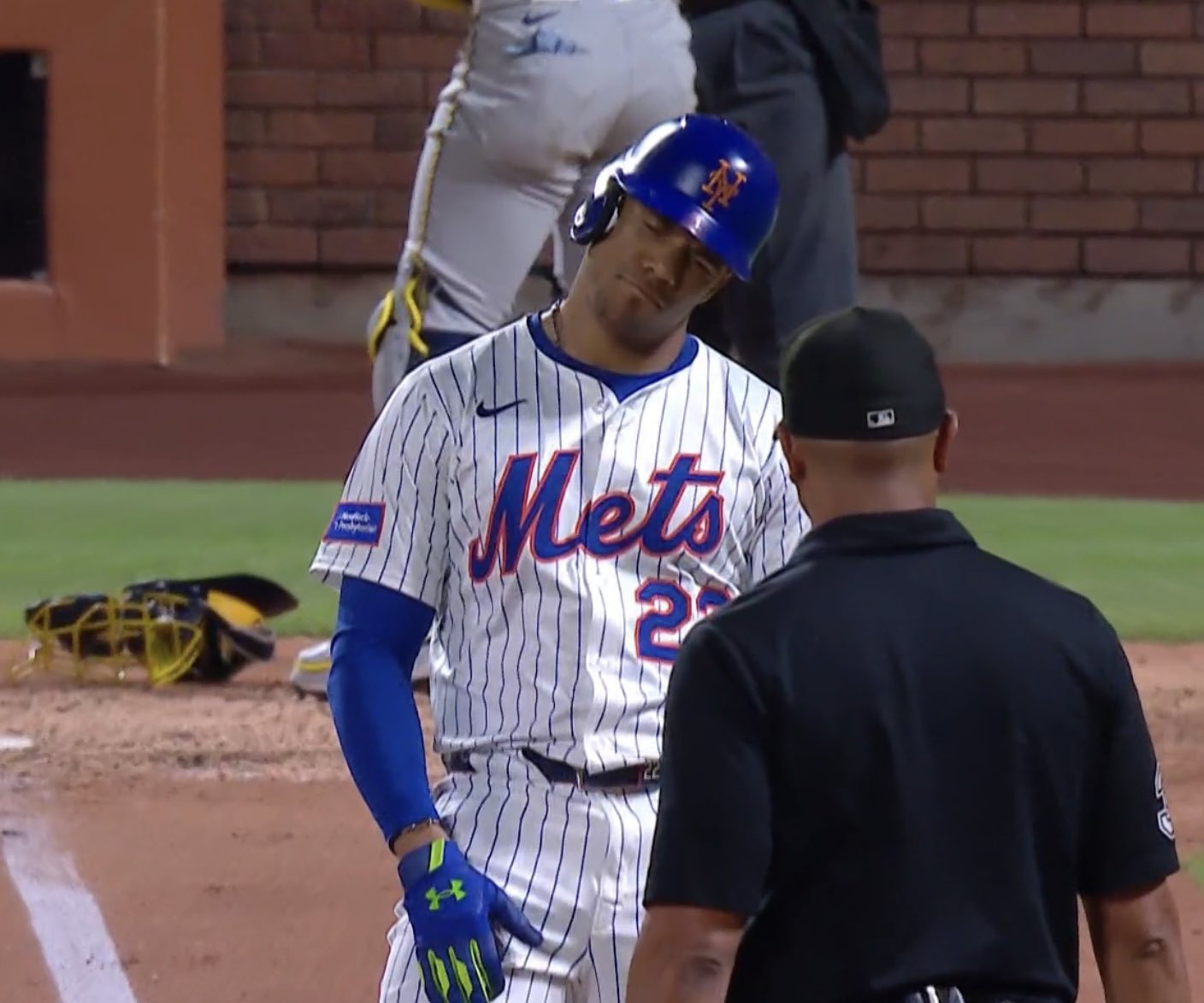 Gu-iawSWUAE4Q_r?format=jpg&name=large Juan Soto Heard the Boos — What He Did Next Left Yankees Fans in Shock