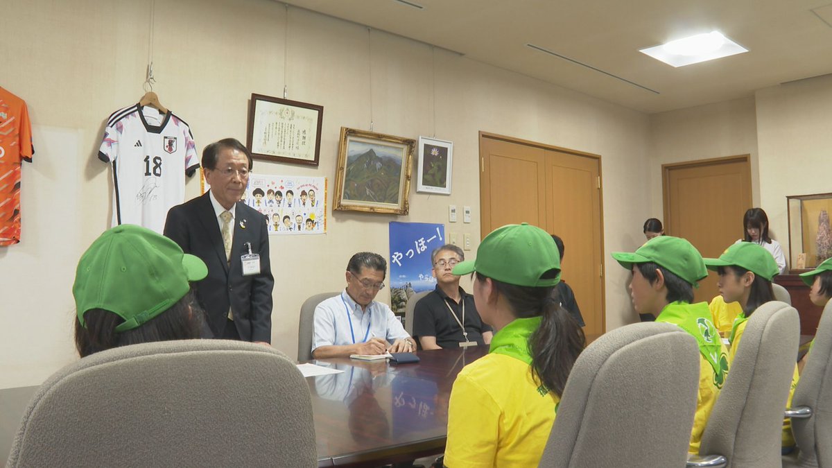 cns_suzuka's tweet image. #ケーブルNews

7月4日（金）放送の
『ケーブルNews』は、
ご覧の内容にてお送りします。

※画像は菰野町みどりの
少年隊が諸岡高幸町長を
表敬訪問した話題の様子です。

#歯と口の健康週間
#気象予報士