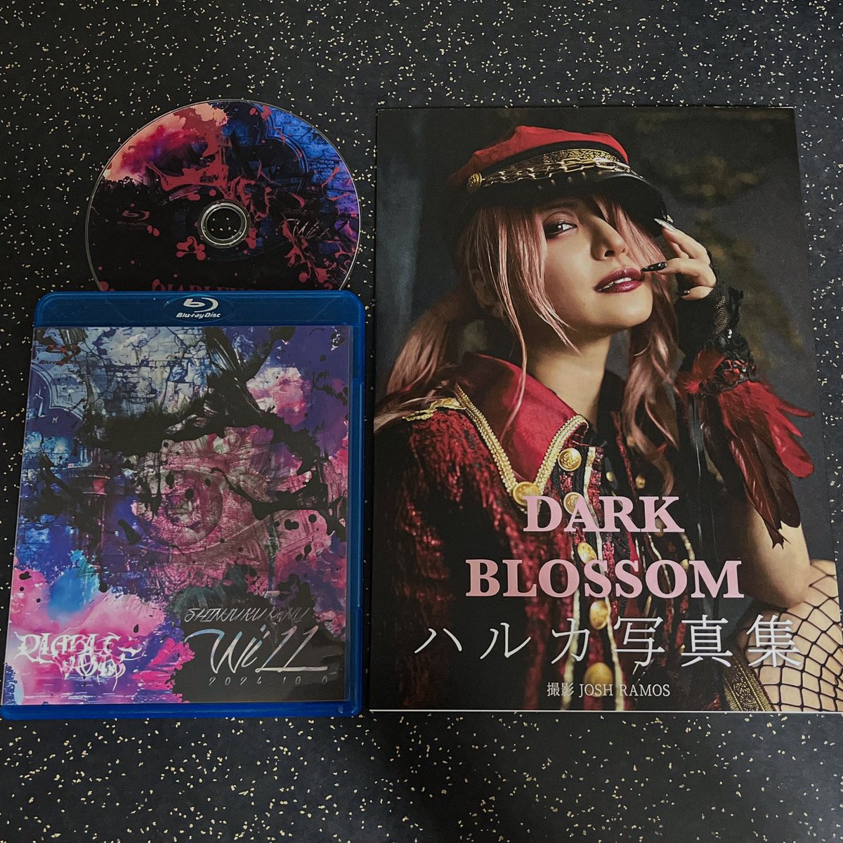 TheTrueAsgard's tweet photo. New arrival:
DiableVoix (ディアブルボア) @diablevoix "WILL" blu-ray, and Haluka (ハルカ) @haluka0919 "DARK BLOSSOM" photobook (signed).
From Idol Underworld @DerekVasconi, via Tenso.
#ディアブルボア #DiableVoix #ハルカ #Haluka #WILL #BluRay #DARKBLOSSOM #Photobook #IdolUnderworld https://t.co/ziQG9x1qwp