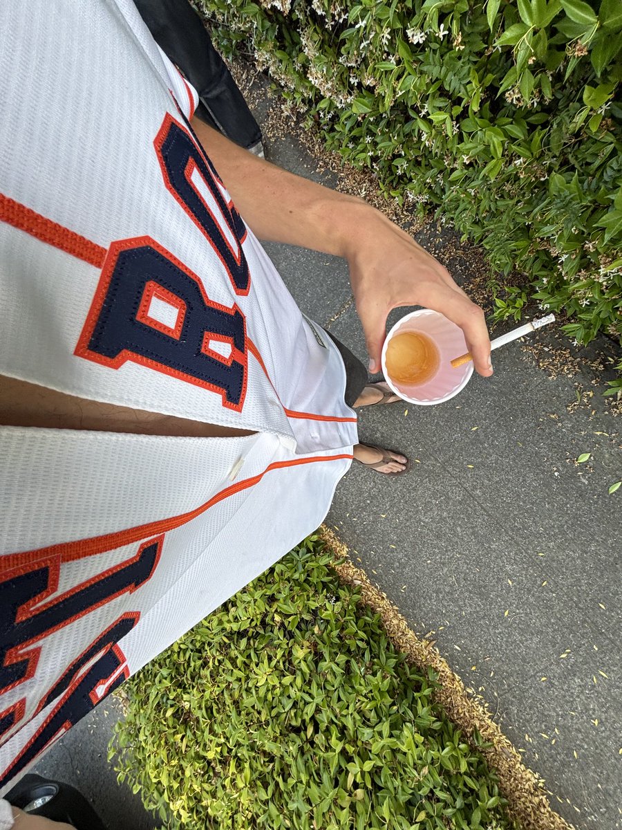 buster454545's tweet photo. Happy Fourth of July eve #america #astros #dart https://t.co/HannkAIlRQ