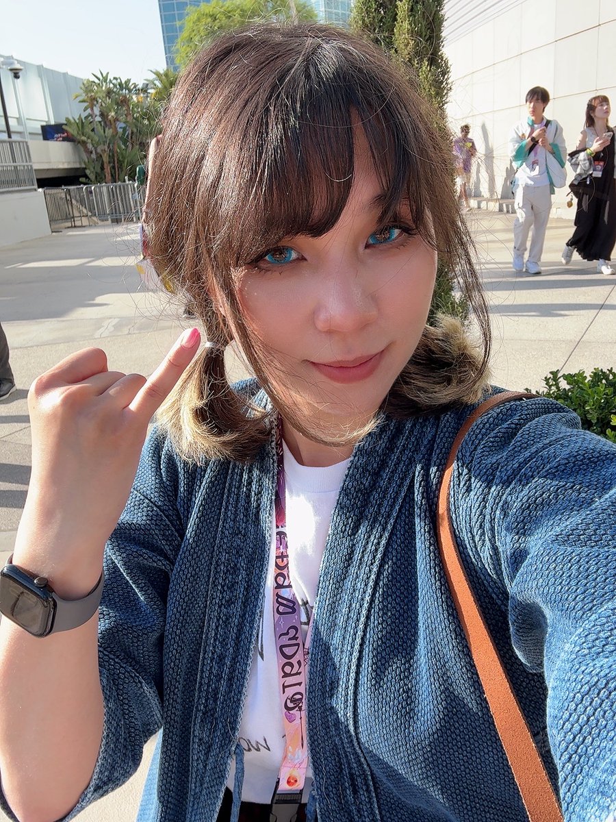 _inktho's tweet image. AX day 1!! Did a simple closet cosplay for Nina today ~ excited to see TOGETOGE!!