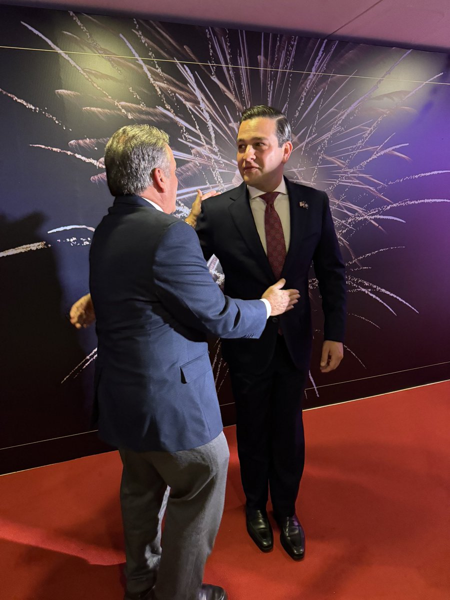 En este 4 de julio, felicitamos al pueblo y al gobierno de los Estados Unidos en el 249º aniversario de su independencia. 🇺🇸

Celebramos los valores de libertad y democracia que compartimos 🇵🇦 y seguimos fortaleciendo los lazos de cooperación en beneficio de nuestras naciones y