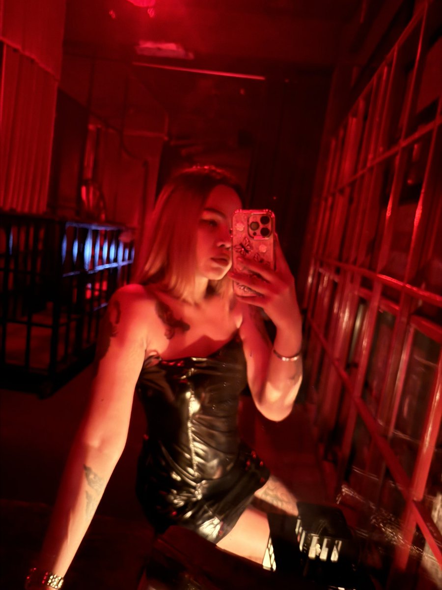 Mistress Pak (@zerverging) on Twitter photo 