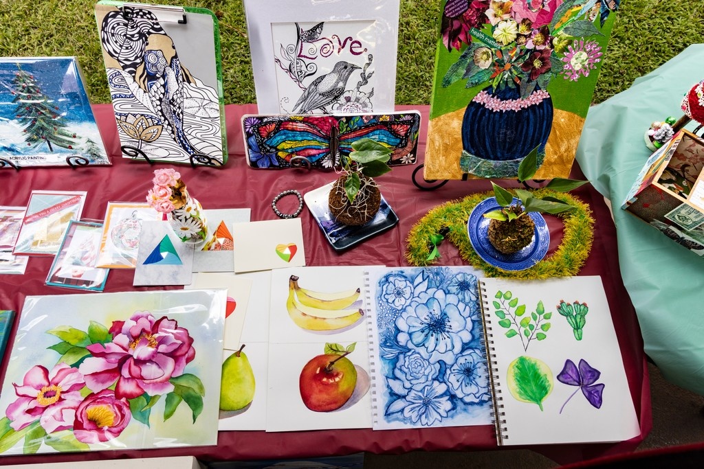 PBS Hawai‘i recently featured the Queen’s Healing Through Art program in an episode of “Home is Here.” Created as a space for cancer patients, families, and caregivers to heal and connect through creativity, this class continues to inspire with every brushstroke. 🎨💖