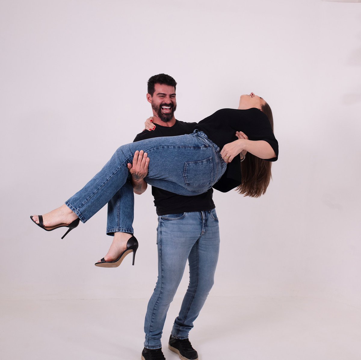 MutiroesFurlan's tweet image. MUTIRÃO DO VOTO 🗳️
ENTREM NESSE LINK E DER SEU VOTO NA CAROL E RADAMÉS !!
▶️ VOTO: r7.com/powercouple
FAV E RT PRA ESPALHAR!!