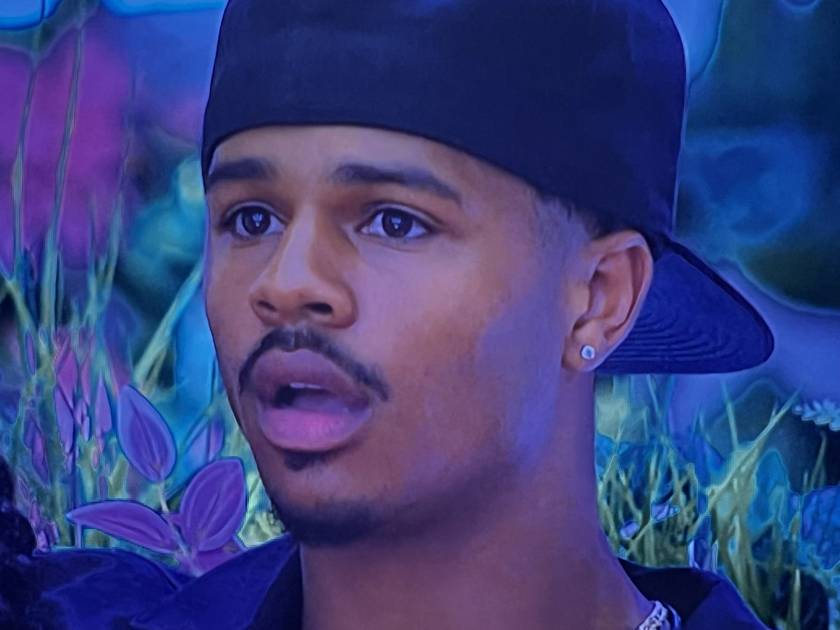 originalcinner's tweet photo. me acting shocked like i didn’t vote for this #loveislandsusa https://t.co/yWsZdndM2a