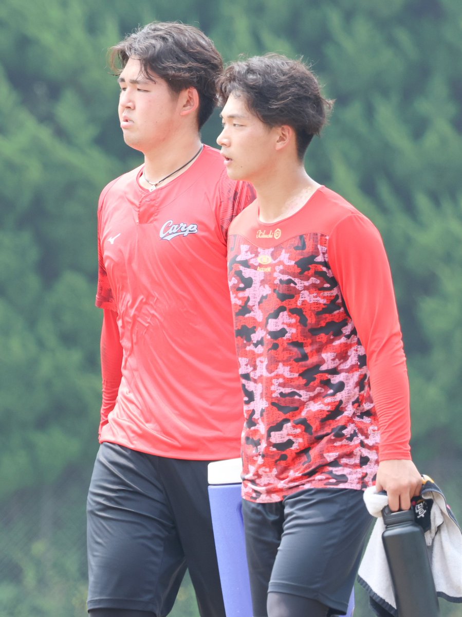 育成はつらいよ

今日も練習やブルペン、荷物運びに大忙しの二人
熱狂的 #小船翼 #竹下海斗 ファンに贈ります

📸20250704_由宇練習場