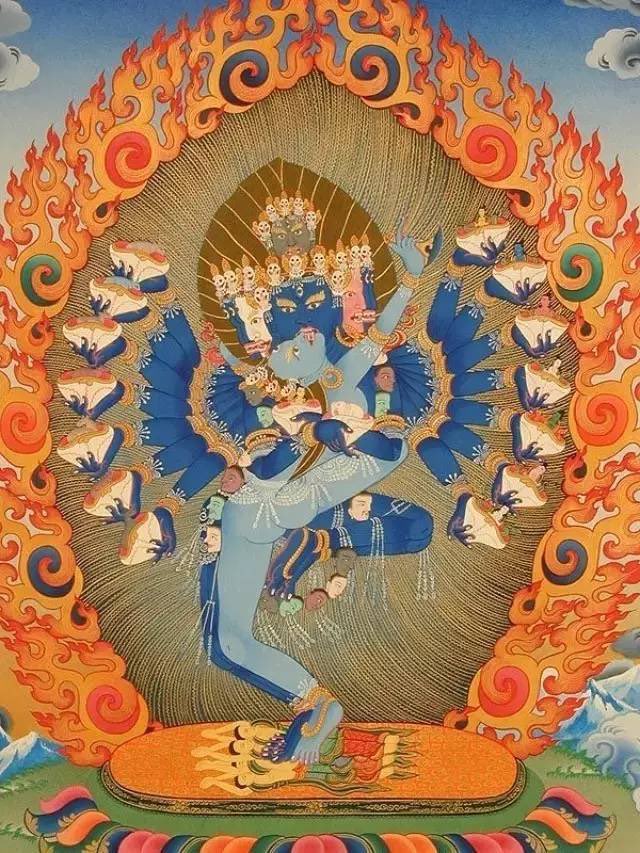 这十种女人别昆 第一：头发粗硬、毛躁。第二：脖子粗硬，略有喉结。第三：男声。第四：眼睛浑浊黑白边界模糊。第五：关节粗大露骨（图一）面部露骨。第六：皮肤粗糙 第七：大肥大瘦 第九：阴毛粗硬 第十 腿上无毛尤其是小腿。消耗元气