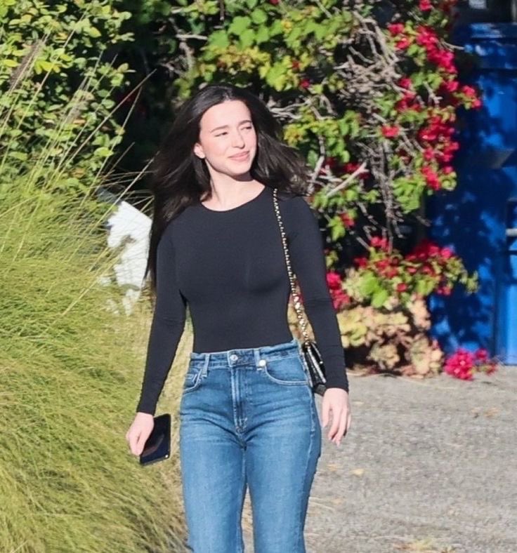 mila.⠀   dude omg.