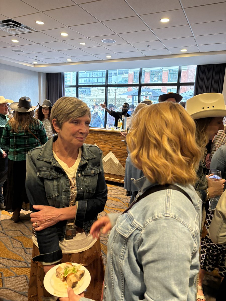 Eleanor Olszewski 🇨🇦 (@eleanor4centre) on Twitter photo Edmonton is well represented here at the Stampede. The We Are YEG party created a great opportunity for local businesses to connect, network, and showcase the best our city has to offer. Thanks to <a href="/EdmontonChamber/">Edmonton Chamber of Commerce</a> and <a href="/ExploreEdmonton/">Explore Edmonton</a> for hosting this fantastic event. Edmonton is well represented here at the Stampede. The We Are YEG party created a great opportunity for local businesses to connect, network, and showcase the best our city has to offer. Thanks to <a href="/EdmontonChamber/">Edmonton Chamber of Commerce</a> and <a href="/ExploreEdmonton/">Explore Edmonton</a> for hosting this fantastic event.