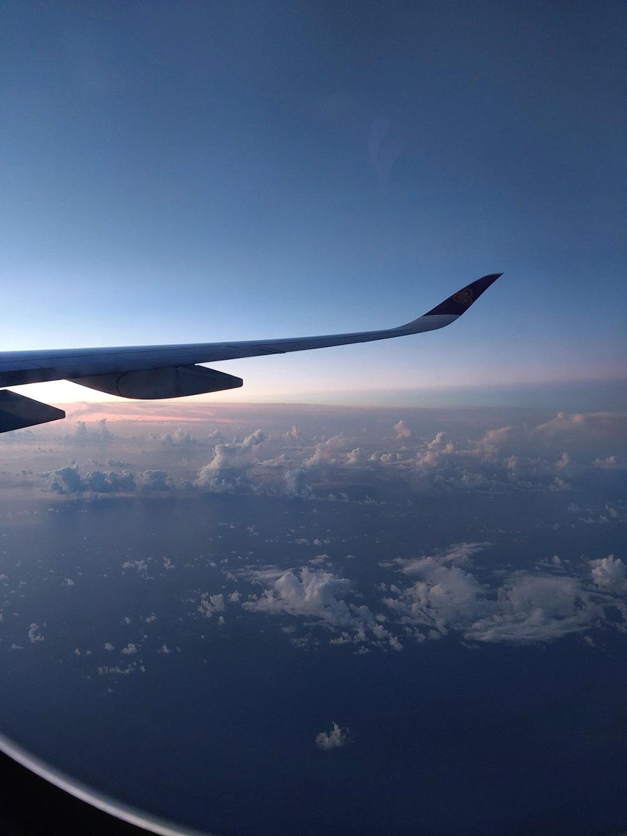 ท้องฟ้าวันที่มาคือสวยมากทุกคน
JuriinJapan