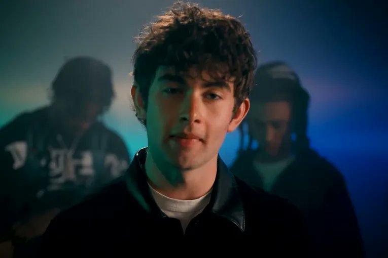 damn I'm on my Dior shit, I'm a washed ass kol 

damn I'm on my <a href="/a1lon9/">alon</a> shit, making 1 sol a second shit 

damn I'm on my TeTheGamer shit, locked up for for smelling like sweaty shit