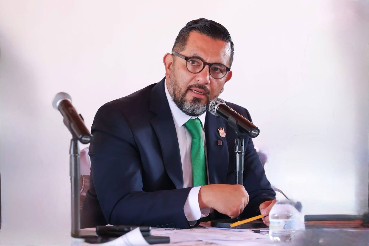 Centro Informativo Querétaro (@ciqueretaro) on Twitter photo Designan a Carlos Alcaraz Gutiérrez como responsable del Tren México–Querétaro
<a href="/caralcaraz/">Carlos Alcaraz</a>
centroinformativo.com.mx/noticias/notic… Designan a Carlos Alcaraz Gutiérrez como responsable del Tren México–Querétaro
<a href="/caralcaraz/">Carlos Alcaraz</a>
centroinformativo.com.mx/noticias/notic…