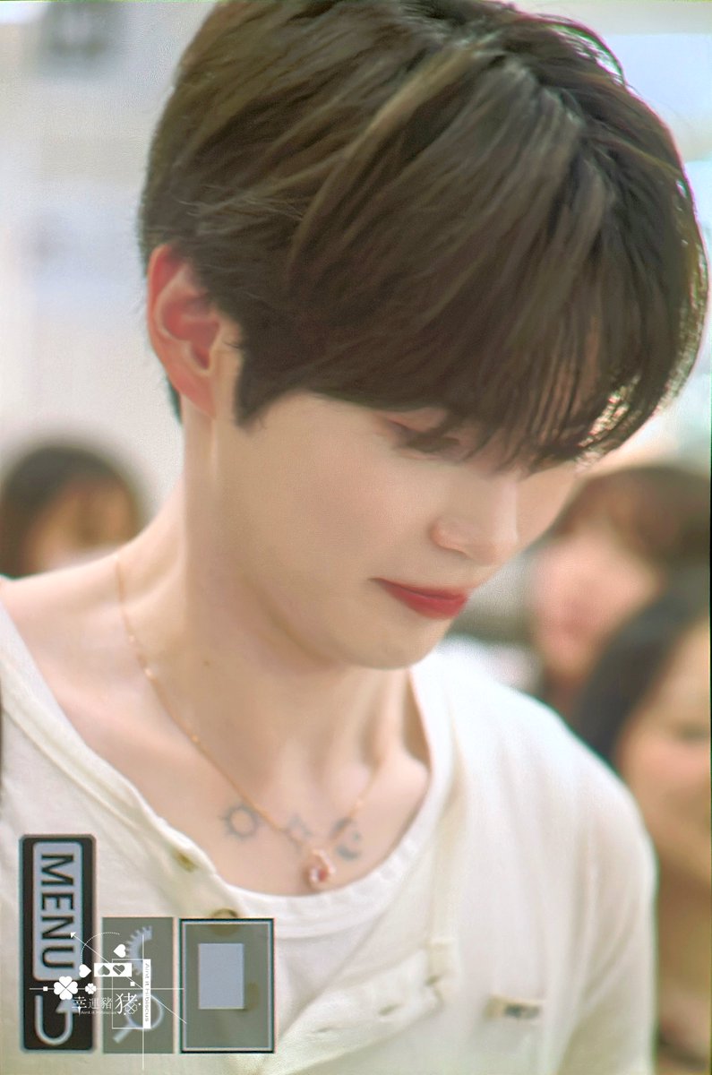 _aintithibiscus's tweet photo. 250704 HND🛬

#ZEROBASEONE #ZB1 #제로베이스원 #성한빈 #SUNGHANBIN #ソンハンビン #成韩彬 https://t.co/iXzng3fELL