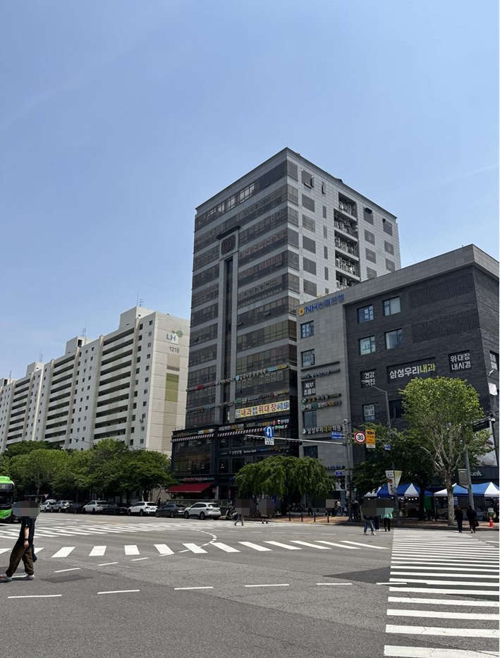 lengthening74's tweet photo. 📢 ７階の改装工事が完了し、通常通り運営しております。

７月１日より手術室も再オープンし、
一般手術、１回目手術、２回目手術などを順次実施中です。
また、2025年9月1日からは手術費用が通常価格に戻ります。

🏥 イベント案内
３カ月の長期入院イベントは終了いたしました。
現在実施中の通院イベントは2025年8月31日まで有効です。

通院イベント
✅ 手頃な価格で手術が可能
✅ 手術後はホテルまたは当院が提携する
外部のクリニックで長期入院することができます
✅ 通院イベントにもリハビリは含まれており、
当院専用の送迎車でリハビリや診療に通うことが可能です。

📞 詳細はお気軽にお問い合わせください。