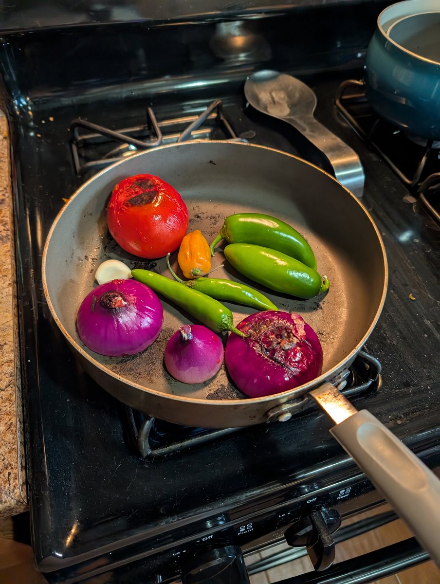 cmoralesIII's tweet photo. Nothing quite like homemade salsa. https://t.co/YwwSbUwlV0