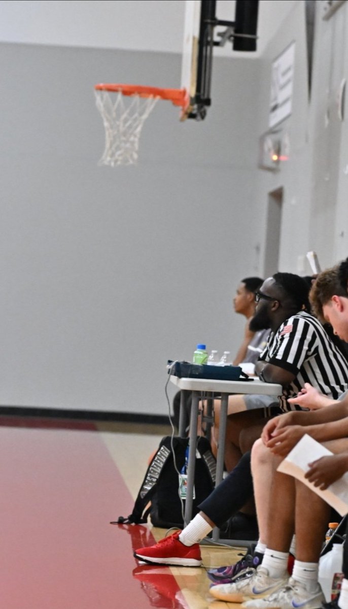AllNOneSports1's tweet photo. ✨️We appreciate and respect the efforts & professionalism that @Stripesportgo & their leader Coach Christian (Ref) bring to the @AllNOneSports1 college events.
 He has ref'd over 60 College nights for us. He now helps us manage the scorers table as well. 

He keeps the games clean , efficient and on time.

👀 "Tuck your shirt in" 

Kudos to your brand✅️

@4YFilms @TxTakeover_Ned @djones8301 @KevinMoses38