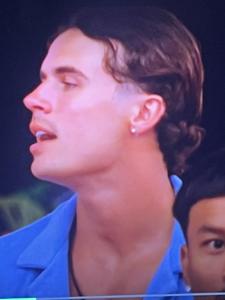 Elan 2 nights            Nic tonight 
ago

#LoveIslandUSA