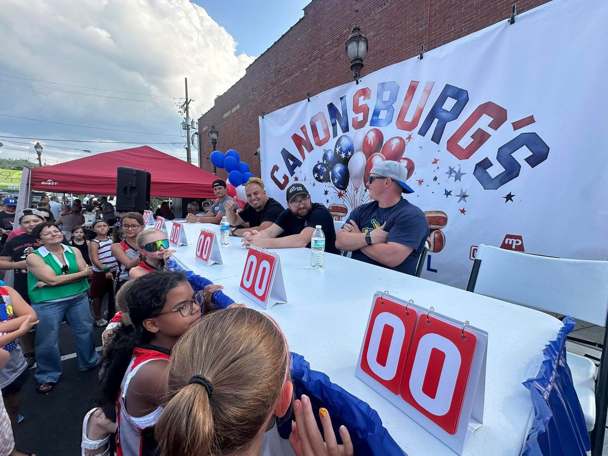 Had a great time competing in the 2nd Annual Canonsburg Hot Dog Festival! Awesome to see so many of our students, families, and staff out enjoying the fun and great way to kickoff the holiday weekend. Shoutout to Andrew Andronas for the invite! Keep up the great work! 👏👏