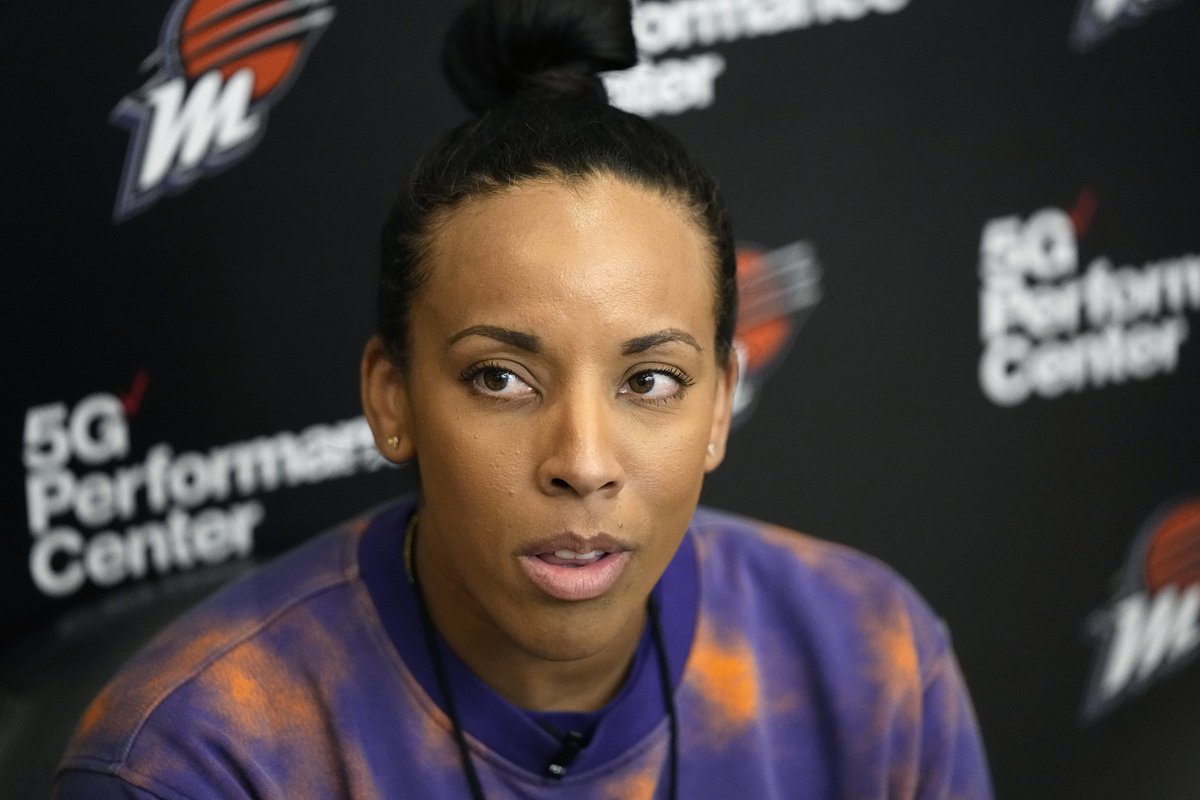 Former Mercury interim coach Nikki Blue accuses team in lawsuit of racial and gender discrimination 

MORE: 12news.com/article/sports…