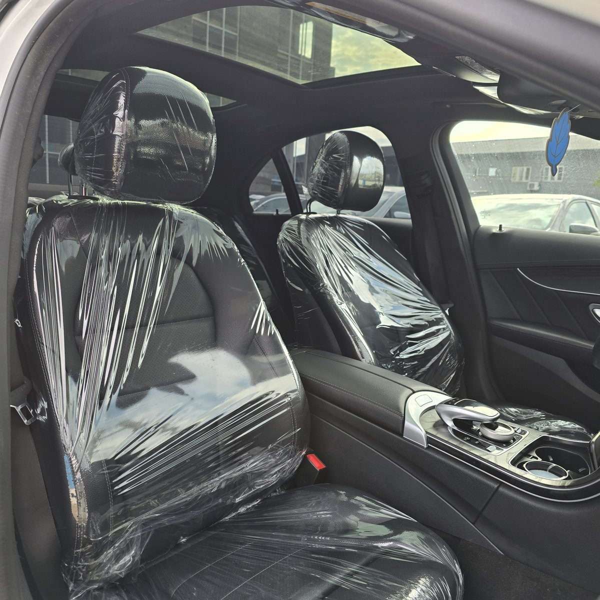 carworldng's tweet photo. 2015 Mercedes-Benz C400 4MATIC β Foreign Used
β
V6 Biturbo | Leather | Panoramic Roof | AWD
π° β¦41.5M | π Benin City
π 08107111256
Confidence meets style. Supreme.
#C400 #MercedesBenzNG #SupremeCarWorld #UsedCarsNG #LuxuryCars #BeninCityAutos #NaijaAutoMarket #4MATIC https://t.co/rd4zYm2Cby