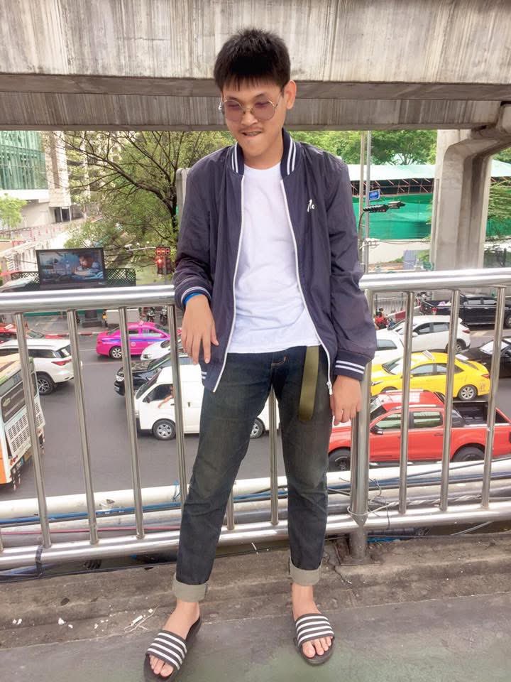 wanl161's tweet photo. รถเยอะ เดินดีกว่า https://t.co/wIjKCObbuy