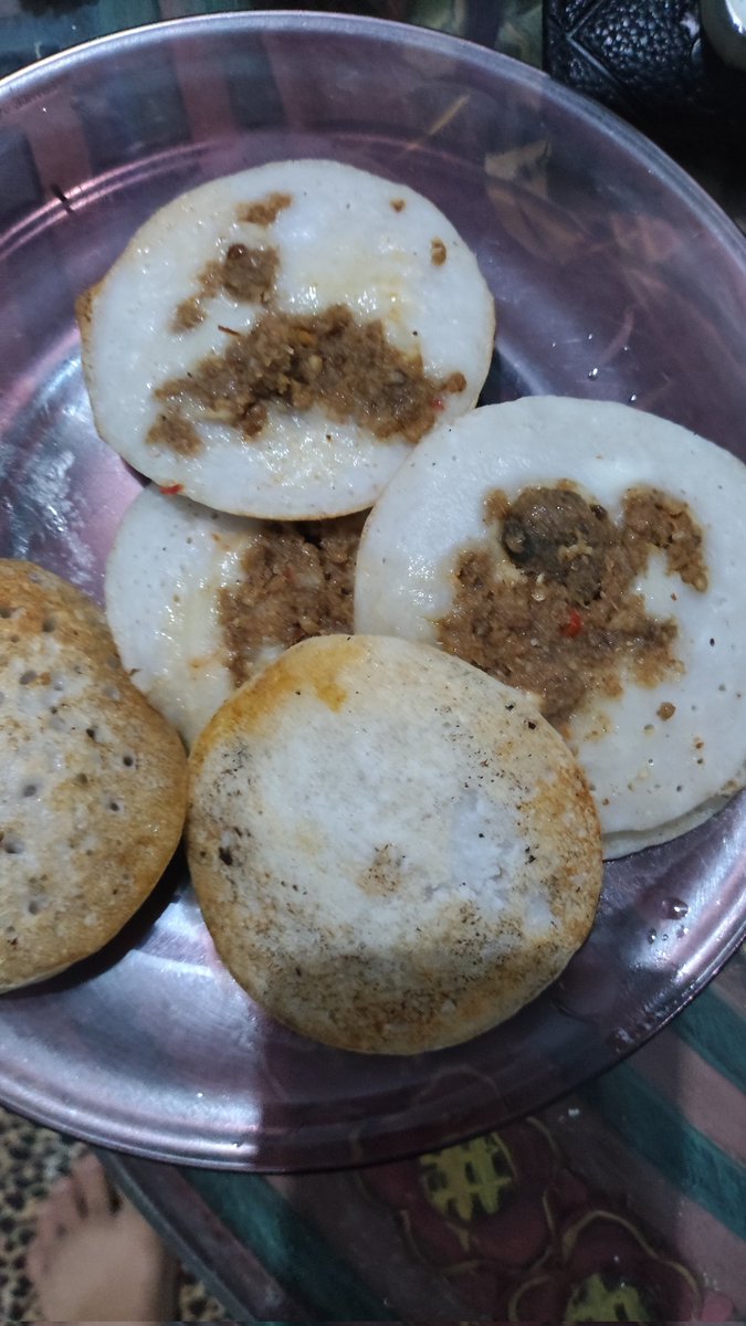 Lagi-lagi chibi-chibi. Pagi-pagi mengkonsumsi Surabi