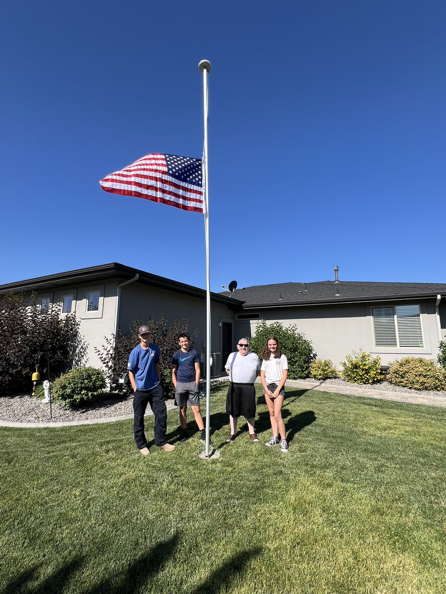 mayor_chadwick's tweet image. Star’s and Stripes for Veterans
The past two days the Star Mayors Youth Council, Star Police Chief Zach Hessing and myself installed many flagpoles for our amazing veterans in our Star Community. The smiles on the veterans faces and the stories and conversations between our…