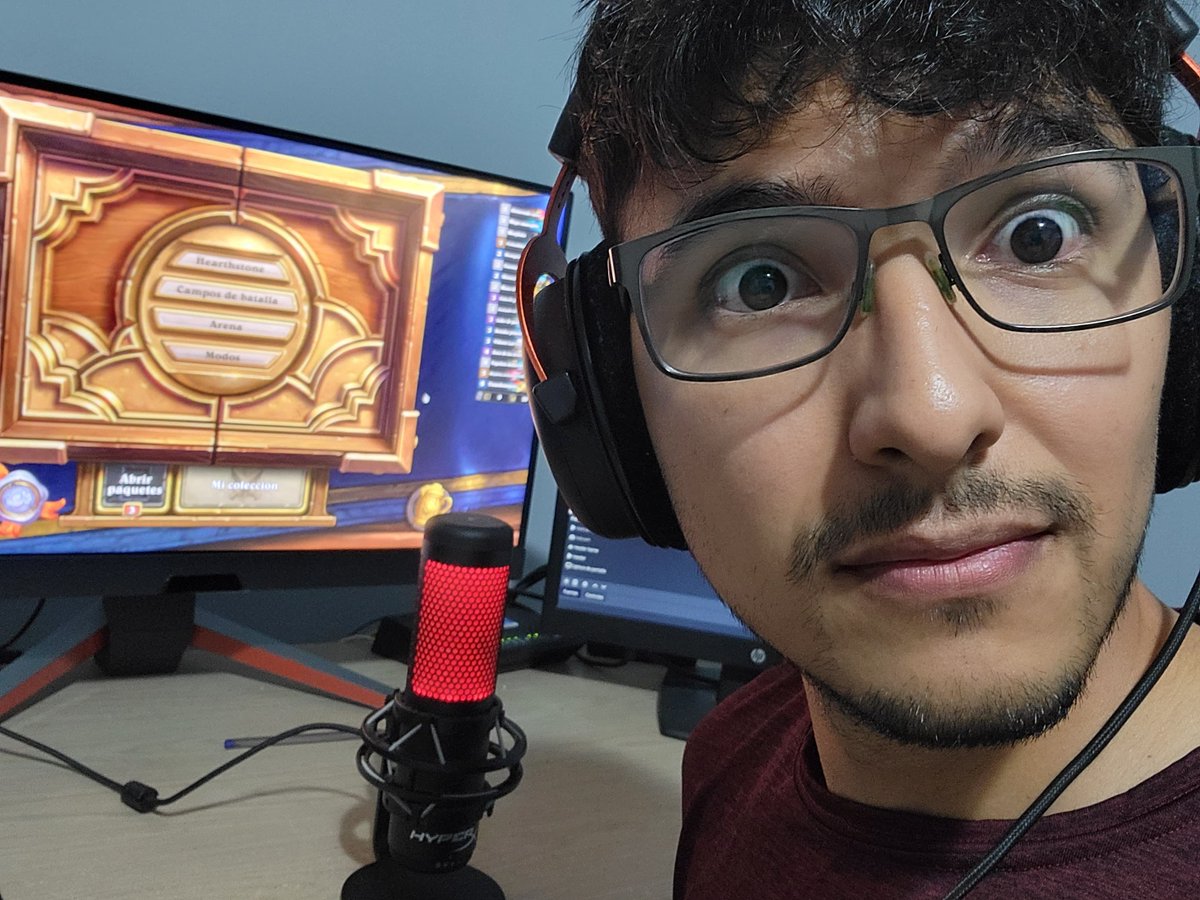 Andamos en streaM un rato jugando la gresca twitch.tv/hscombo