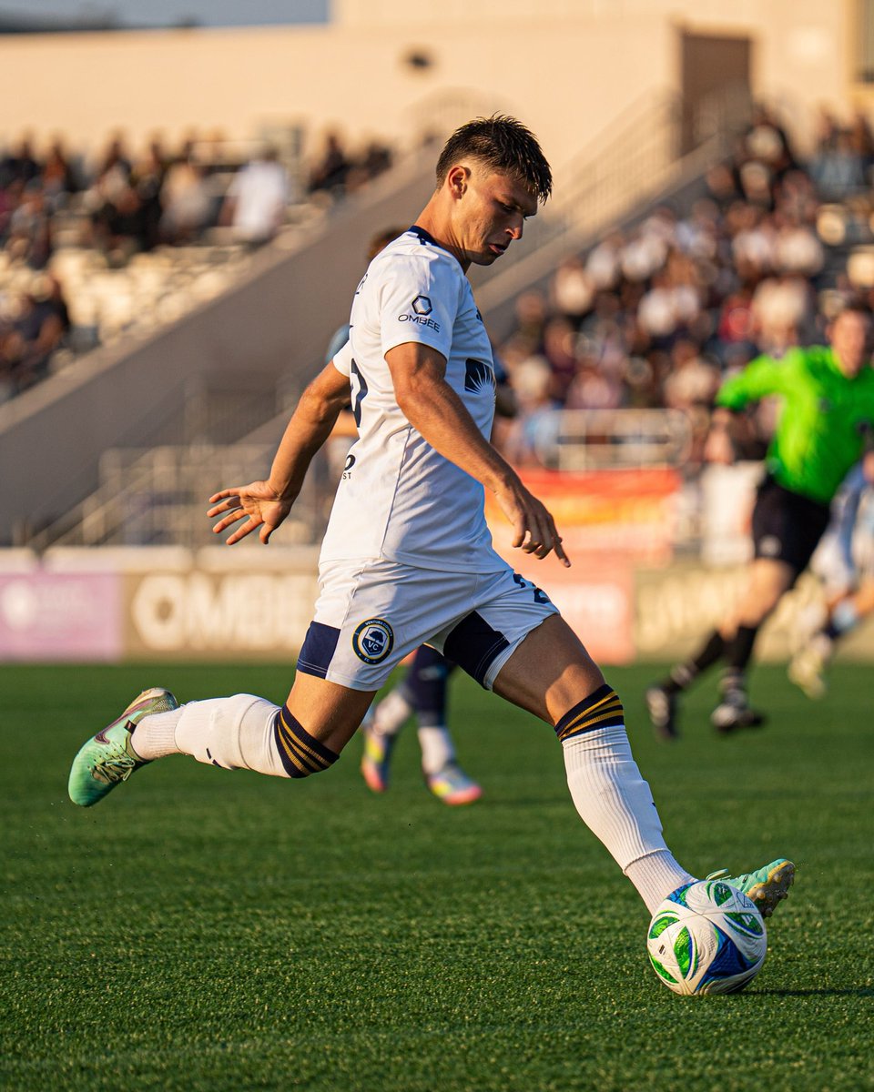 vcfcpro's tweet image. ⚔️ Down 0-1 but the fight’s not over — let’s climb our way back! 💪 #VCFC #OnTheRise #MatchMode 

📸: @colbyhasacamera