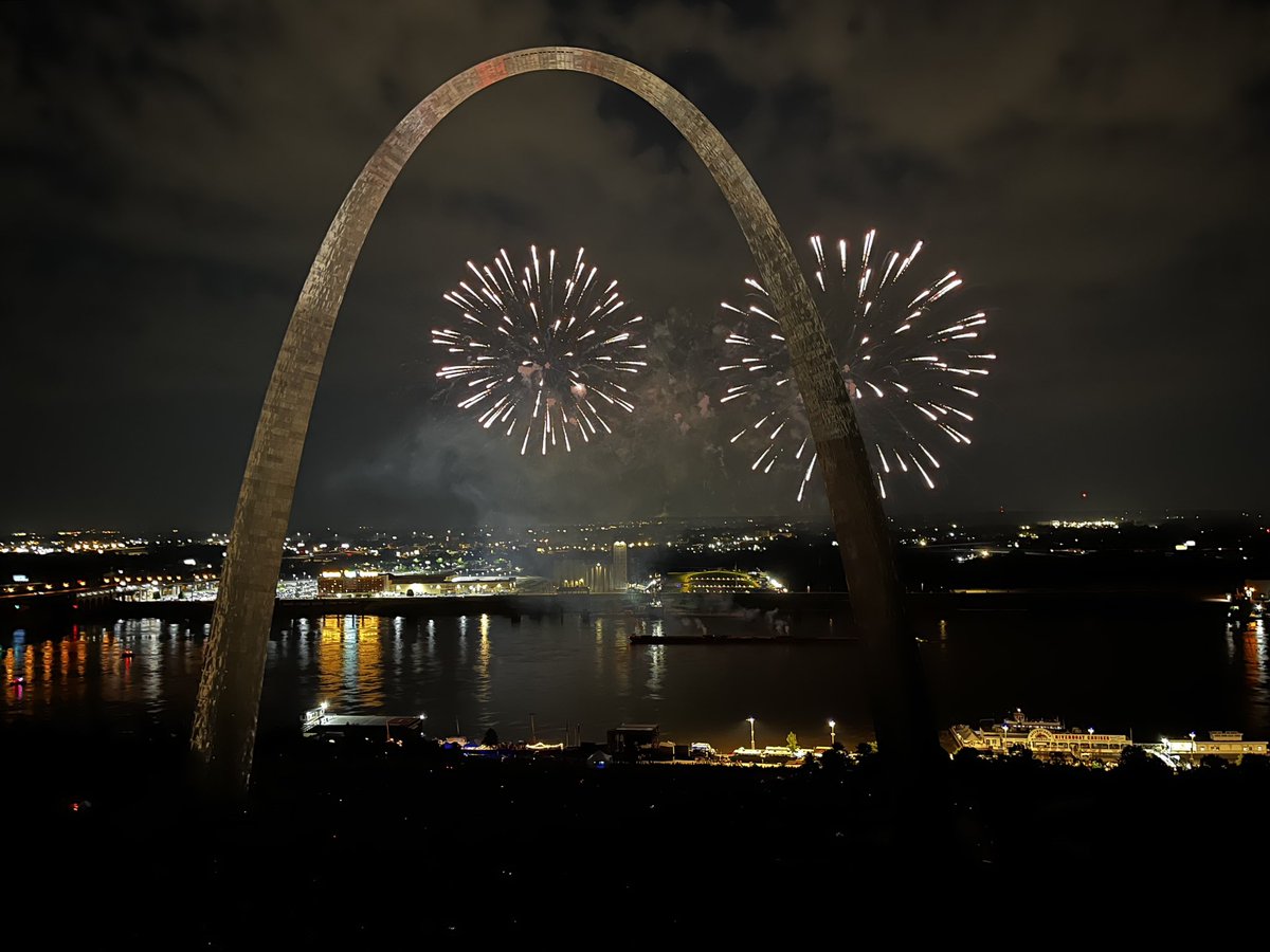 JeffBernthal's tweet photo. Celebrate St. Louis fireworks tonight.  Drone show and more fireworks tomorrow. 
@FOX2now https://t.co/fOAimZ9JML https://t.co/z3VXHhUrYj