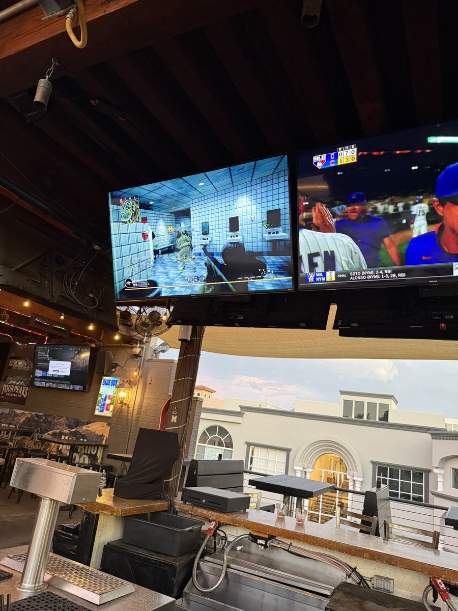 campeterpan's tweet image. AirPlay my old call of duty montages at Rockbar kind of night