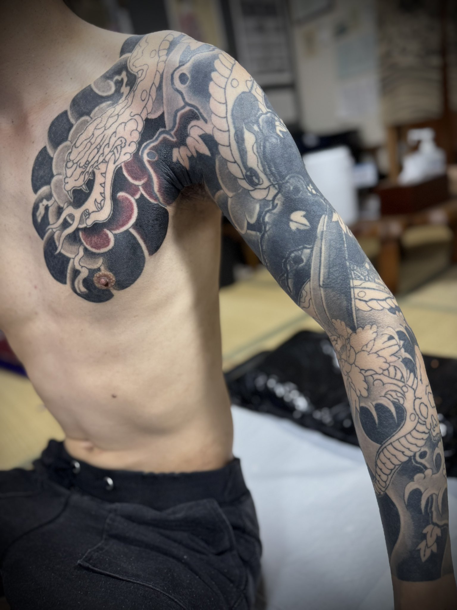 文身百姿 刺青 tattoo Instagram photo by 青tattoo studio • May 9, 2023 at 1:26 PM