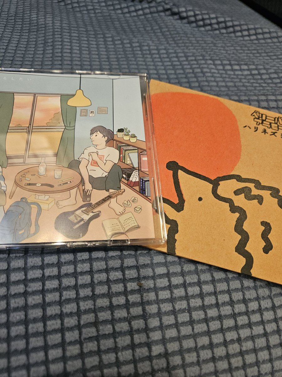 anko_to_daifuku's tweet photo. 昨日ライブ行きました！#QLIP　ハムさんおかえりなさい　#CURIOCITY 新曲良かった！　#ベリーバットアラモード　風邪おだいじに！CD買えました！レポやら色々は後日！そしてkらさかさん。幻かいてました。 https://t.co/TWWJoGBKrK