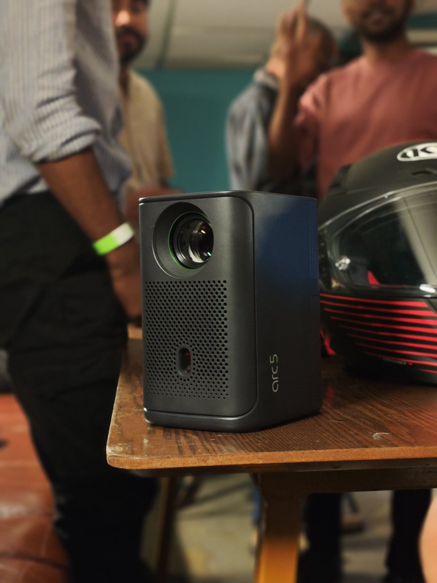 dsr1505's tweet image. Recently got my hands on the new Arc series. This compact projector is super sleek.
Loving the ease of use right out of the box, and the Google TV integration is great.
Can&apos;t wait to experience it more personally.

#Lumio #Luminati #Arc5 #Arc7