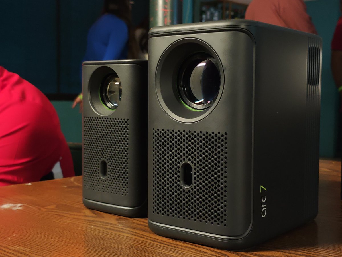 dsr1505's tweet image. Recently got my hands on the new Arc series. This compact projector is super sleek.
Loving the ease of use right out of the box, and the Google TV integration is great.
Can&apos;t wait to experience it more personally.

#Lumio #Luminati #Arc5 #Arc7