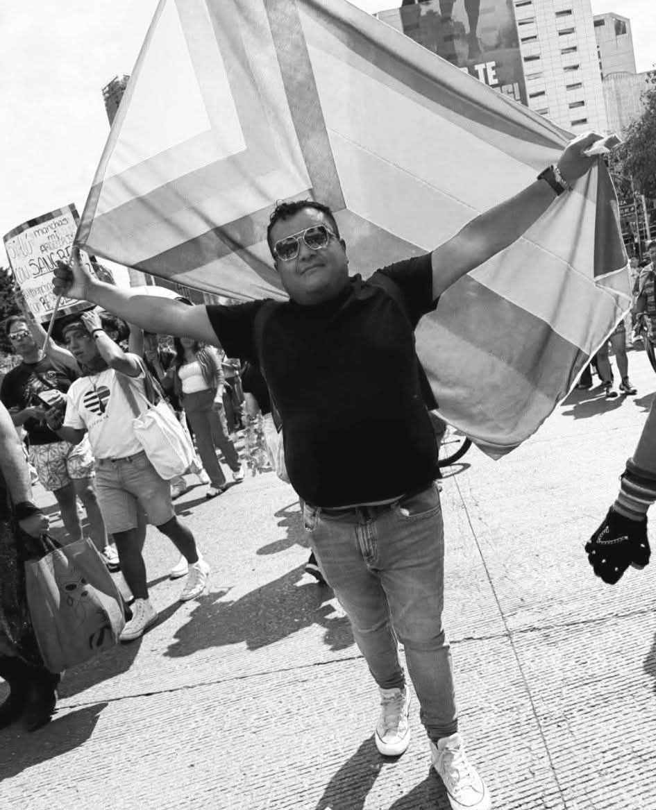 Me da mucha tristeza y mucho coraje. Jesús me encontró en la marcha del sábado aquí en la CDMX, me presento a su pareja y me dijo que estaba siendo amenazado en su lugar donde hacía actividades para la marcha de su localidad, que los estaban vigilando y ya habían sido amenazados