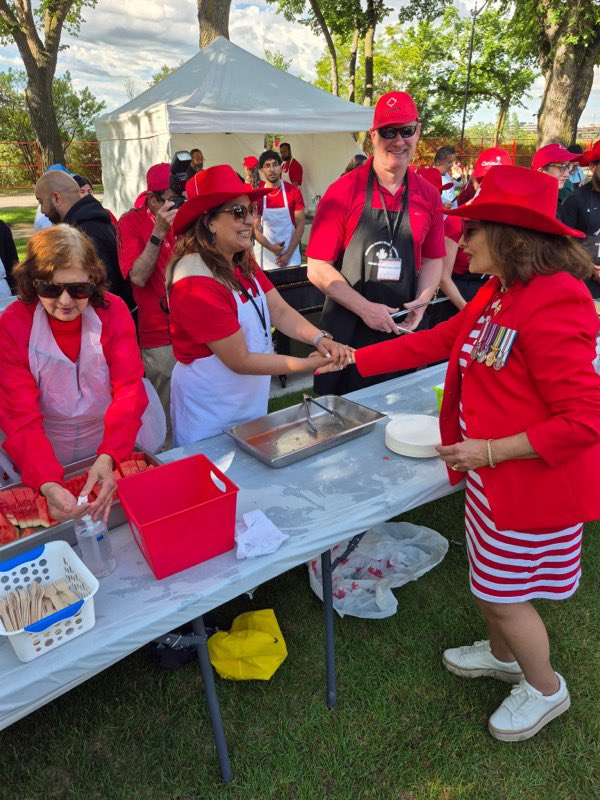 We started Canada Day this morning by attending the pancake breakfast at the Legislature grounds, hosted by the Ismaili Muslim Council for Edmonton. It was lovely to see so many Albertan families enjoying a great start to this special day.