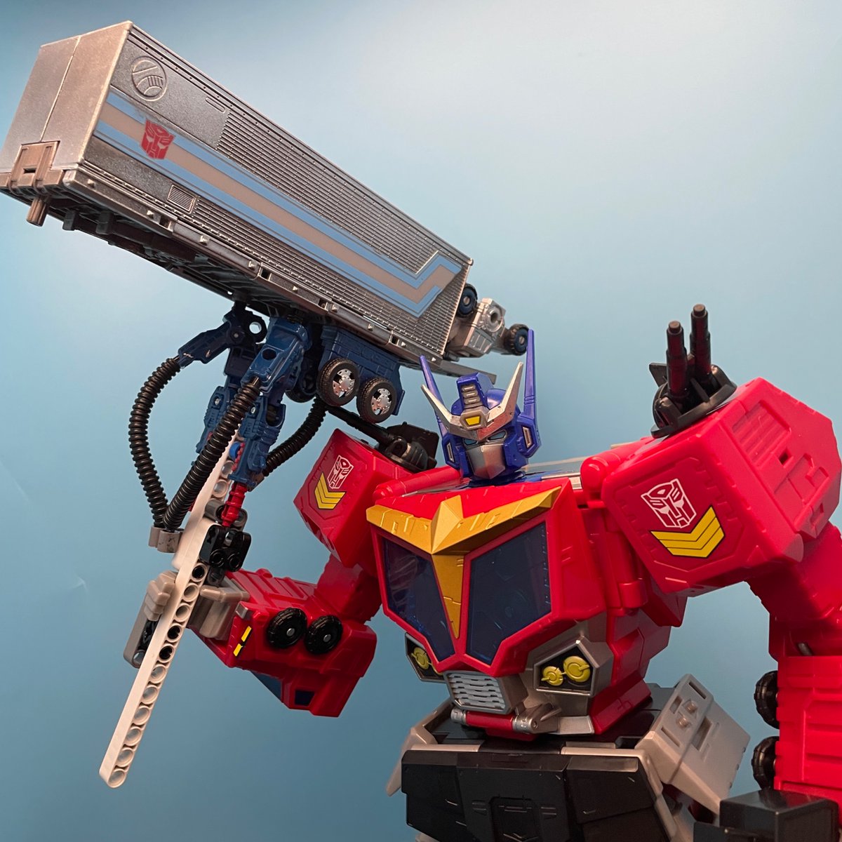Optimus and his 
ICONIC HAMMER