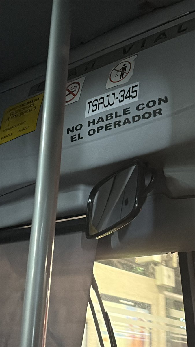 _batann's tweet photo. @MetrobusCDMX Una disculpa se fue un número de más es 345 😌 https://t.co/ScKd8CCvba