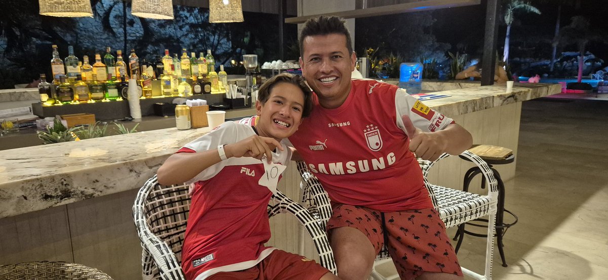 davilejo's tweet photo. @SantaFe Con mi León 🦁 en vacas desde Santa Marta.. la 10 ⭐️ es nuestra 🇵🇱 https://t.co/KiSVgsKZlN