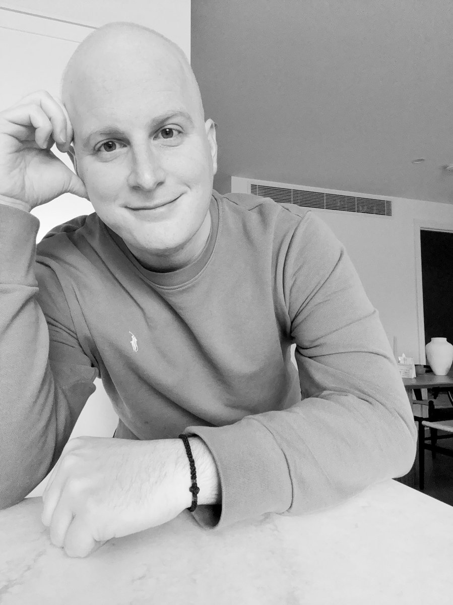 chrismaheras_'s tweet image. Life has been a challenge for me the past few months. I was diagnosed with advanced stage Hodgkin’s Lymphoma but I am so thrilled to say that today, my PET Scan was negative and I’m in total remission.
Cancer can go and get fucked.