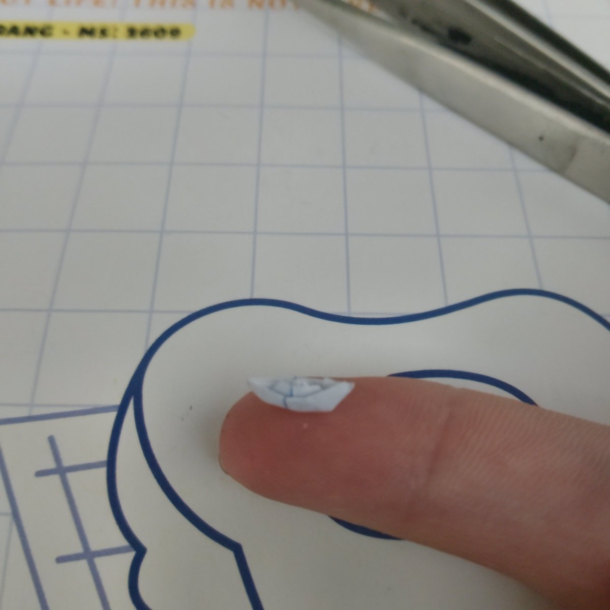 bachvu001's tweet photo. I have no idea how I pulled this off, but here's your super small paper boat ¯⁠\⁠_⁠(⁠ツ⁠)⁠_⁠/⁠¯
#samekosaba #Saba https://t.co/lz5ylLNIHf