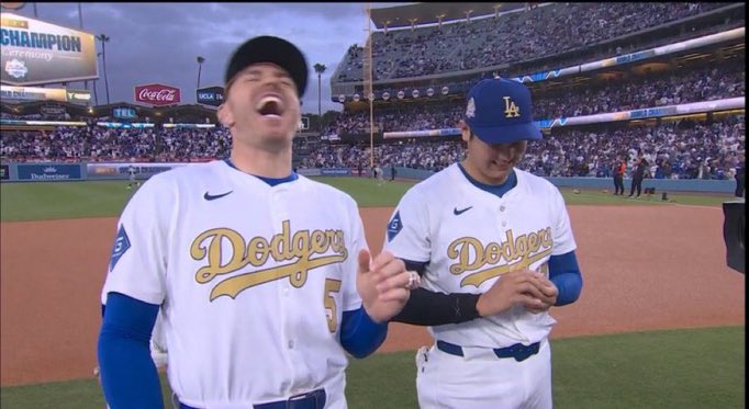 Watching the Giants and Padres falling further and further down in the NL West standings 😂